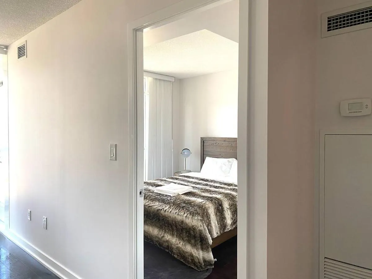 Apartment Family Oriented Downtown Toronto 2Bdrm Condo With Parking & Office Space