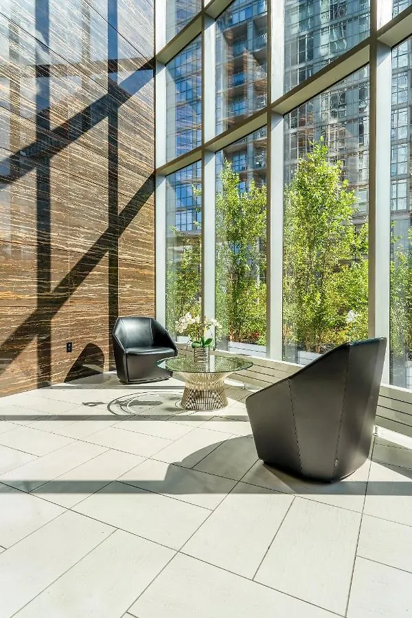 Family Oriented Downtown Toronto 2Bdrm Condo With Parking & Office Space Apartment