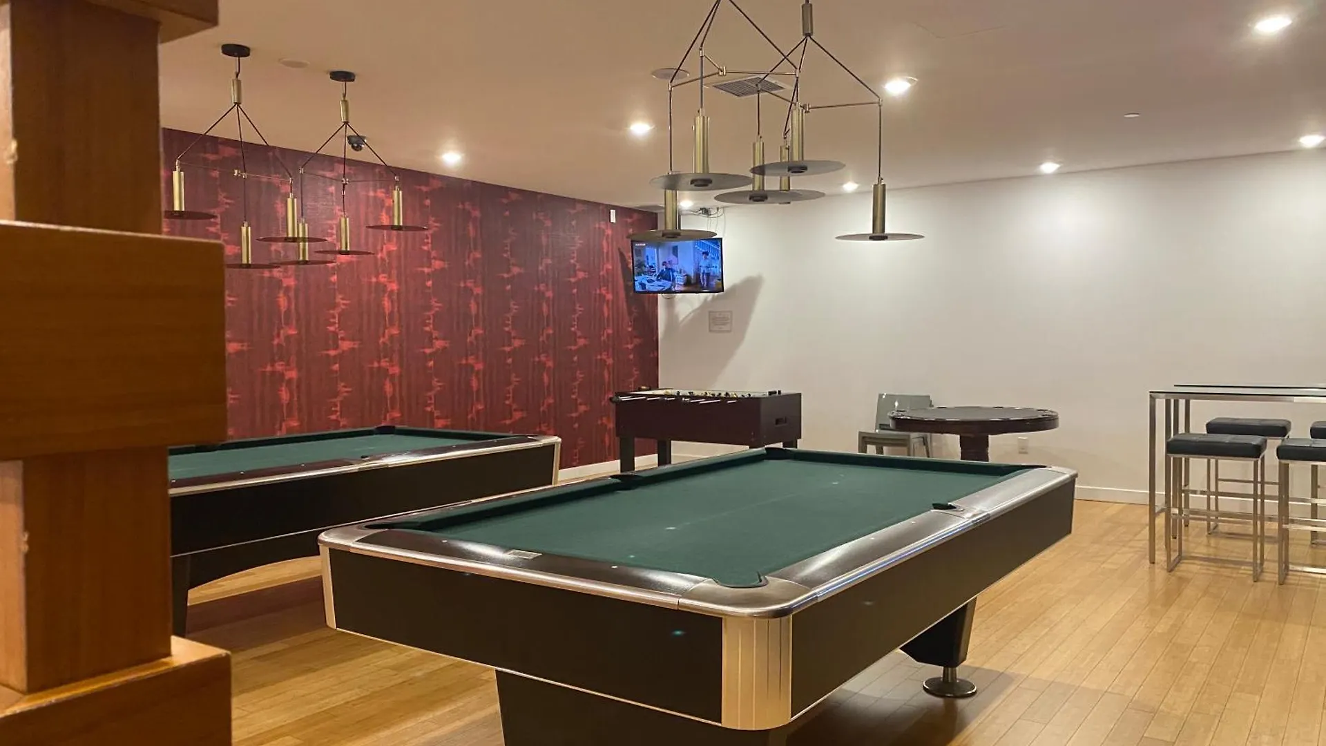 Family Oriented Downtown Toronto 2Bdrm Condo With Parking & Office Space